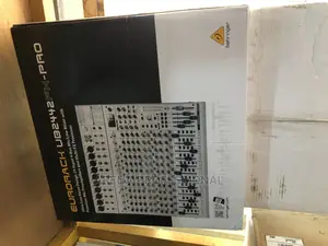 Behringer EURORACK Ub2442fx-Pro