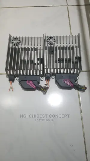 Mercedes C-300, GLK and E 350 Factory Amplifier for 2010
