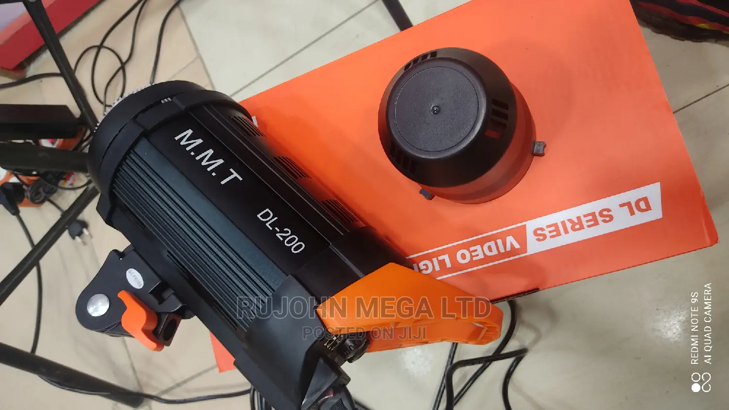 M.M.T LED DL-200. 200w Studio Continuous Video Light