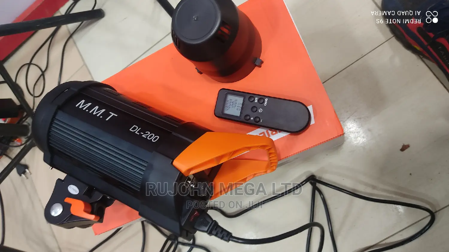 M.M.T LED DL-200. 200w Studio Continuous Video Light