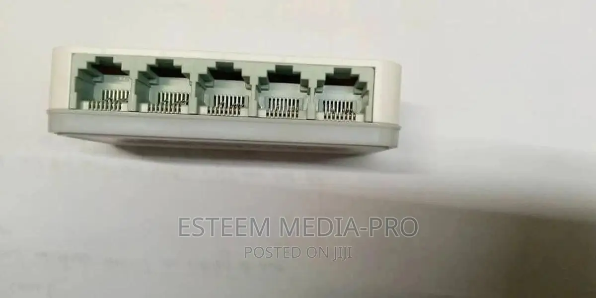 D-Link 5-Port 10/100mbps Base Desktop Switch
