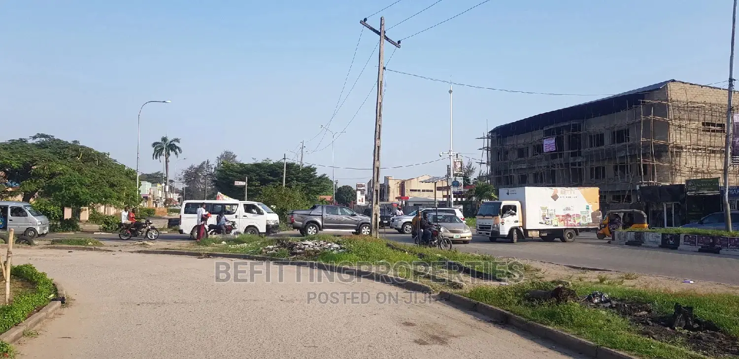 1300sqn Detached Building in Festac Town for Rent