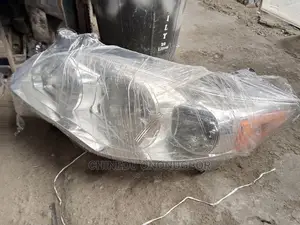 Toyota Corolla Left Headlight 2010