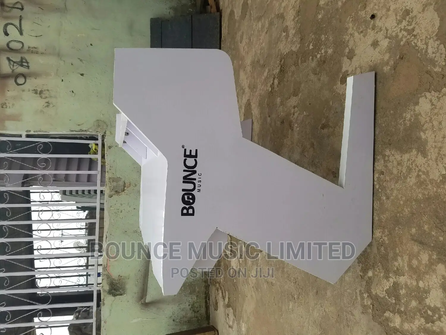 4ft.White Studio Desk