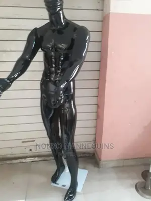 Black Line Face Fibre Male Display MANNEQUINS