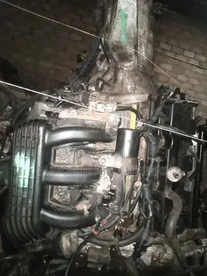 Nissan Pathfinder Engine 4.0L.