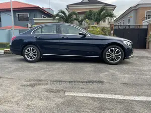 Mercedes-Benz C300 2015 Blue
