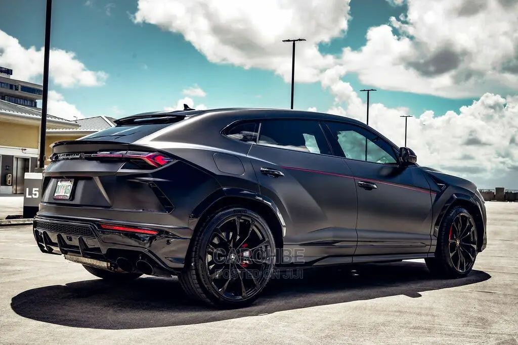 New Lamborghini Urus 2021 Black