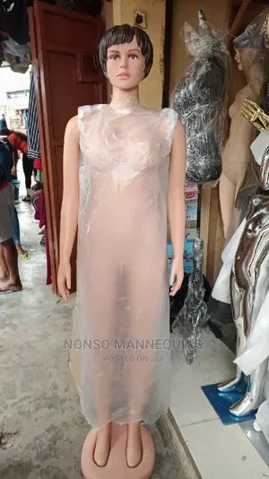 Size 10 Pretty Face Detachable Head Plastic Woman MANNEQUIN