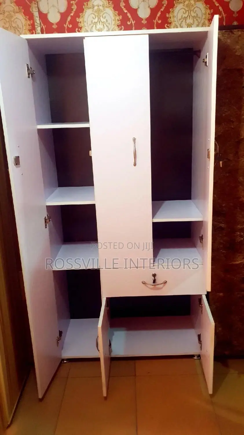Compact Wardrobe – Ideal for Small Big Rooms