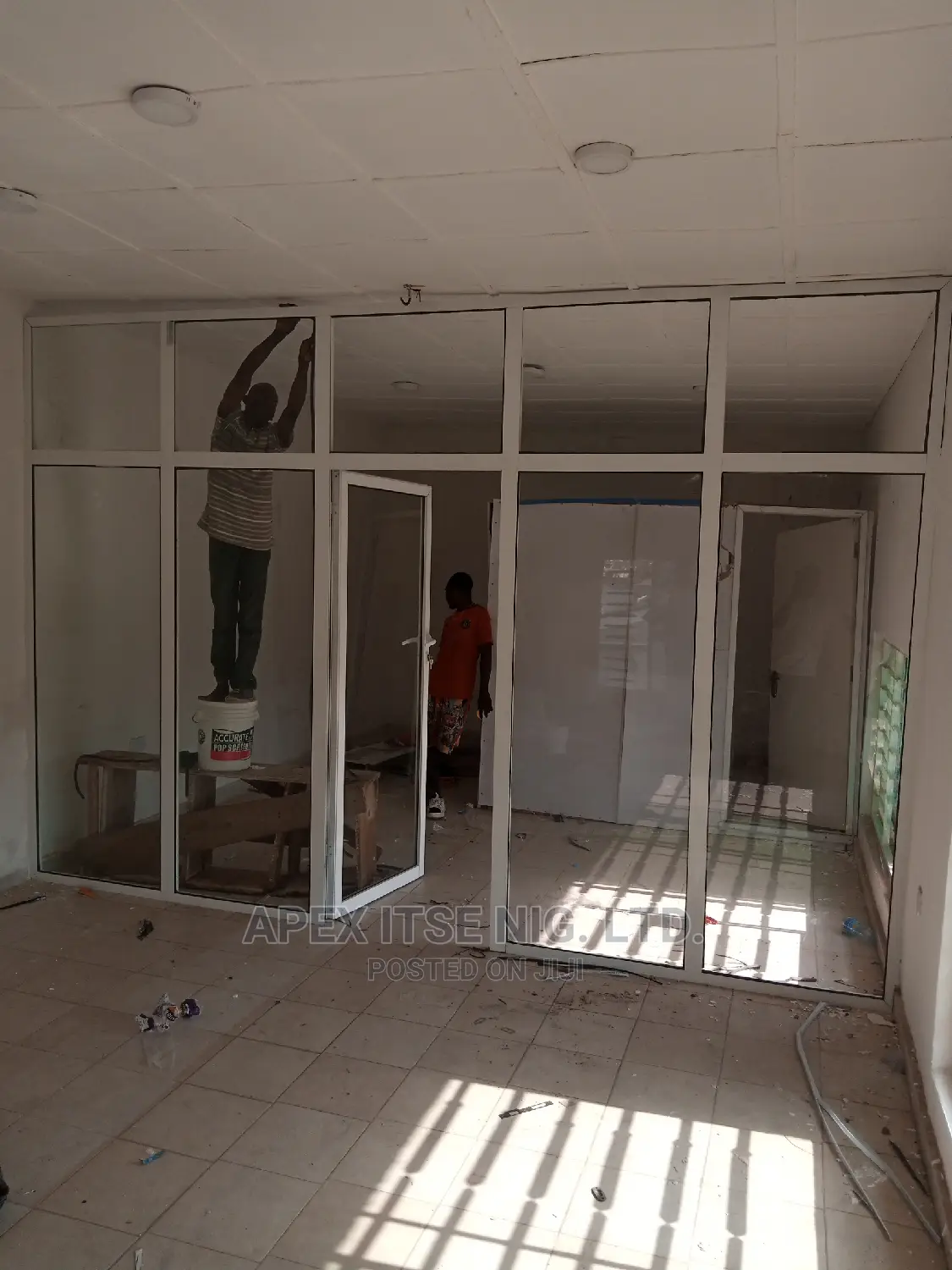Glass Partition Alm/Glass