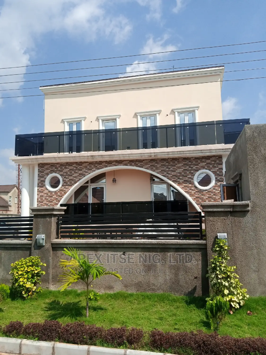 Frameless Grey Glass Balcony
