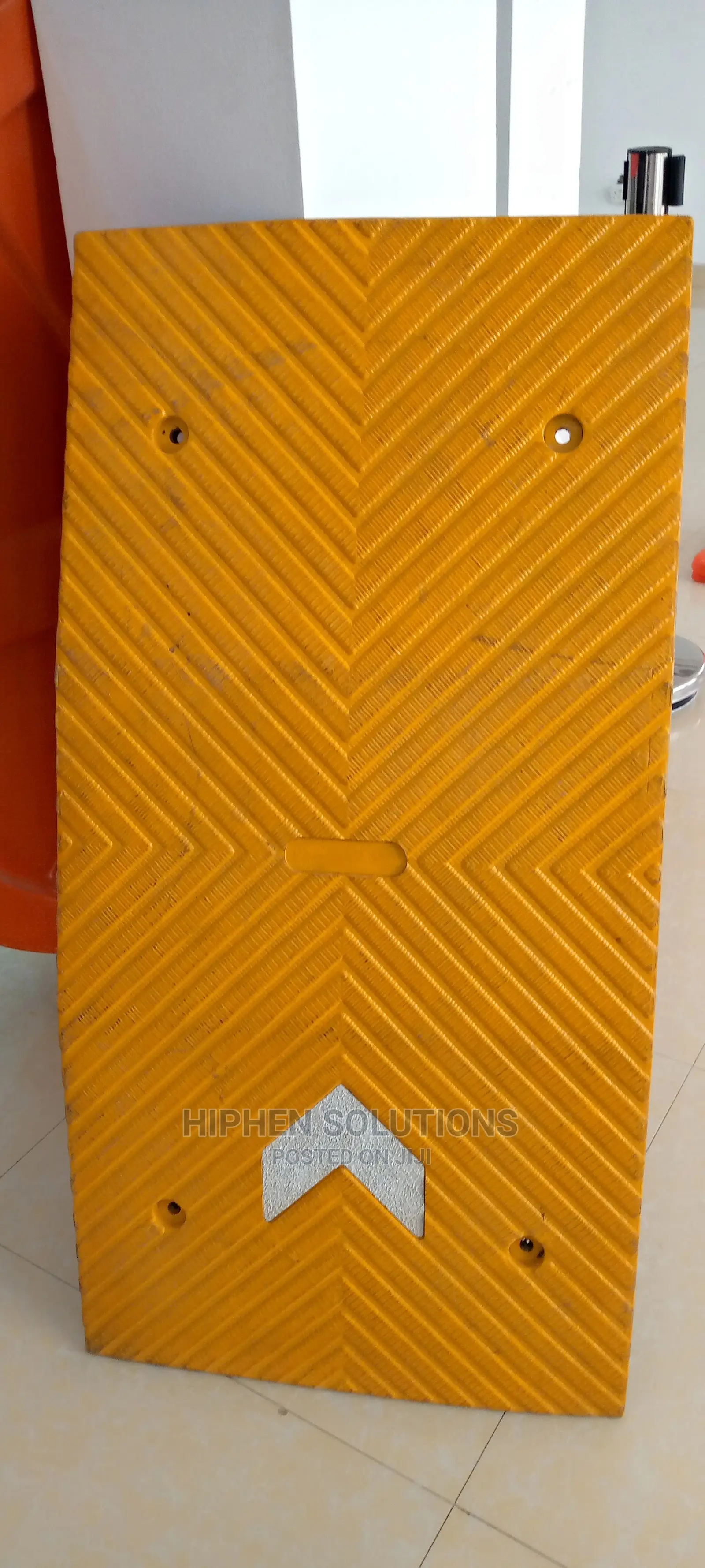 75 Mm Rubber Road Hump Safety Speed