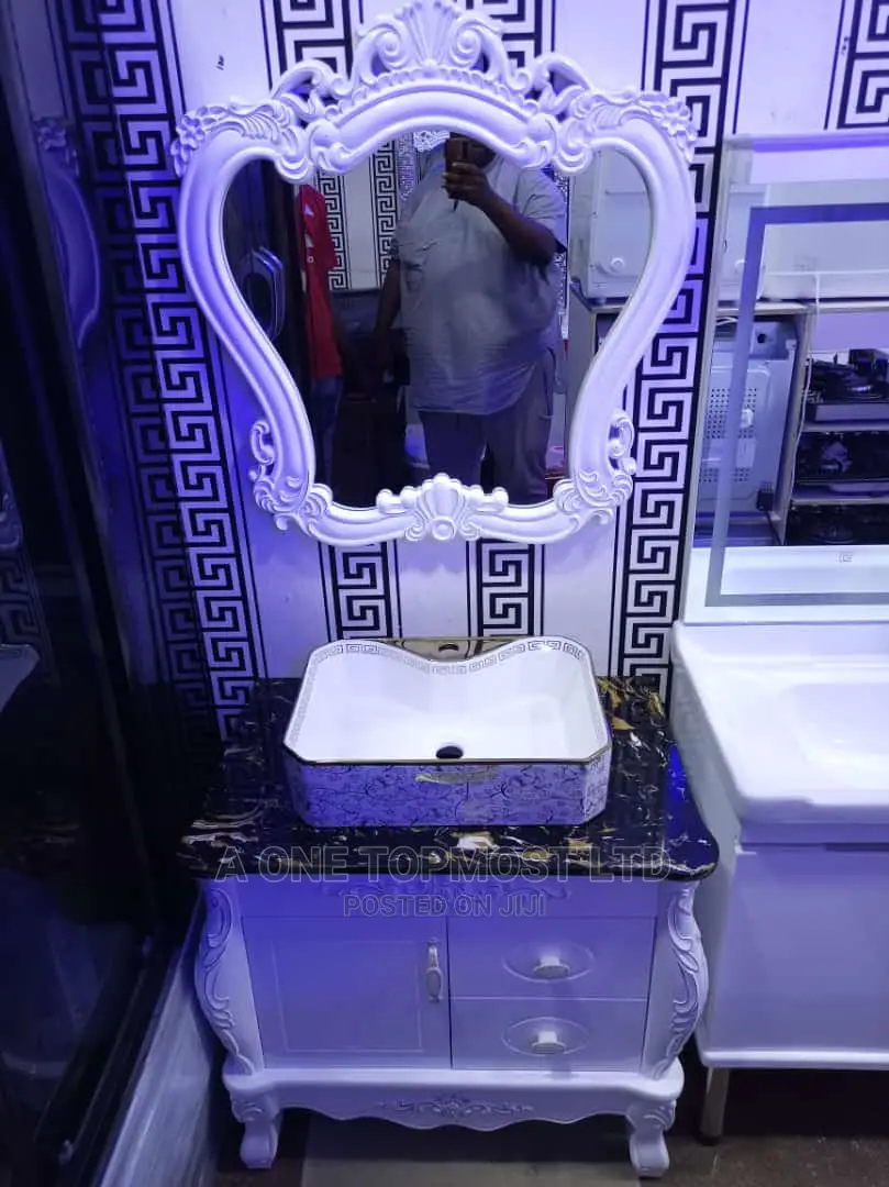 Royal Cabinet Basin