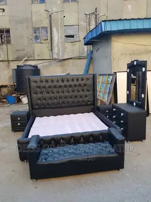 6 X6 Bedframe Padded With Footrest