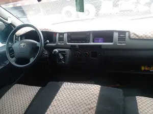 Toyota HiAce 2014