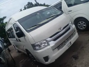 Toyota HiAce 2014