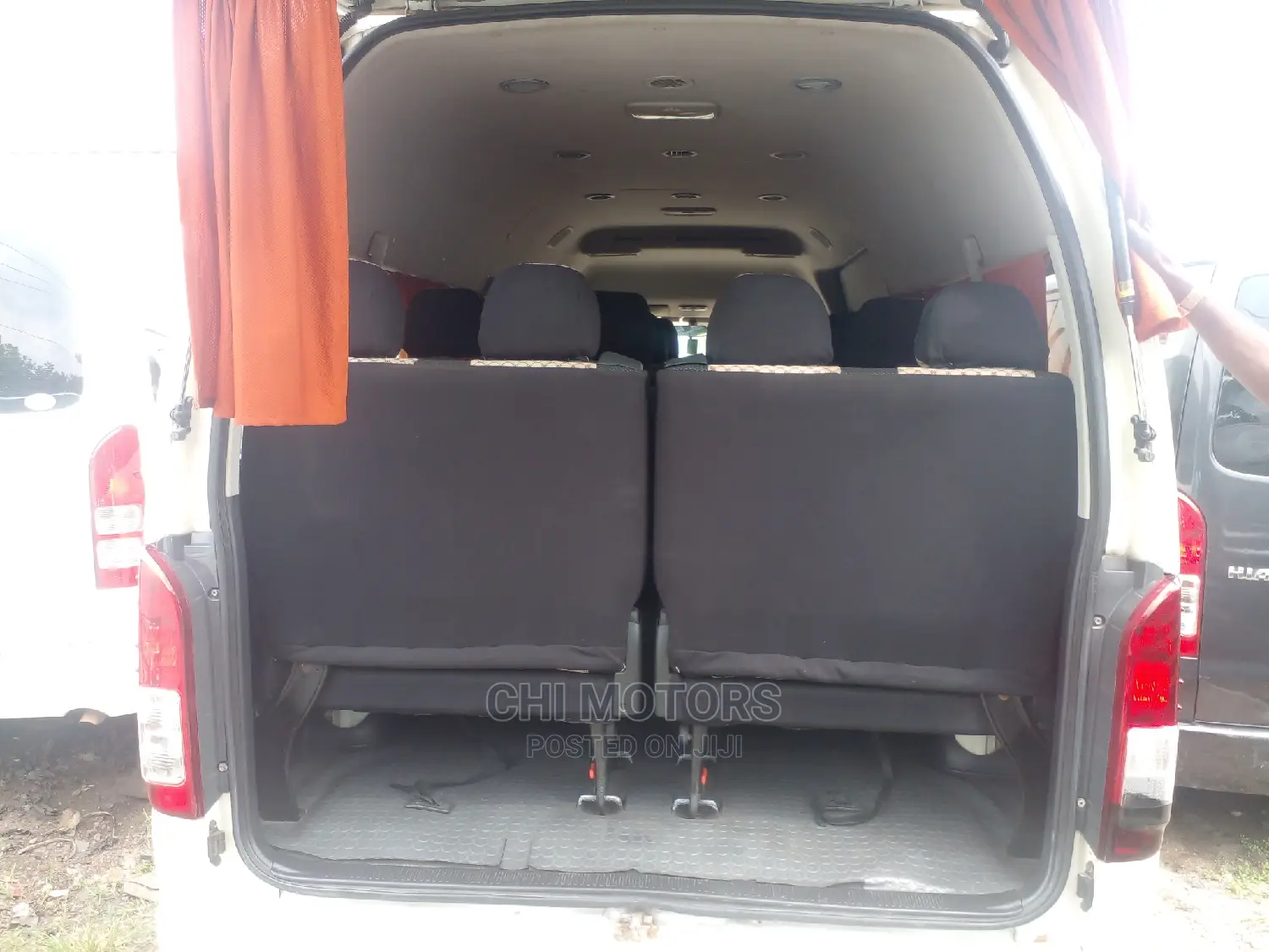 Toyota HiAce 2014
