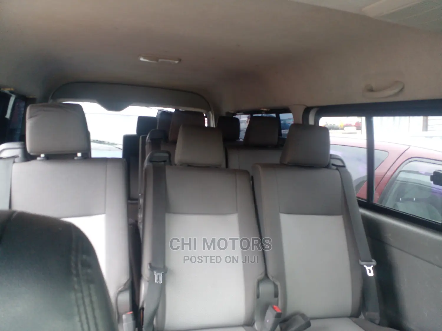 Toyota HiAce 2010