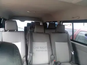 Toyota HiAce 2010