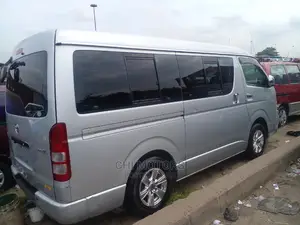 Toyota HiAce 2010