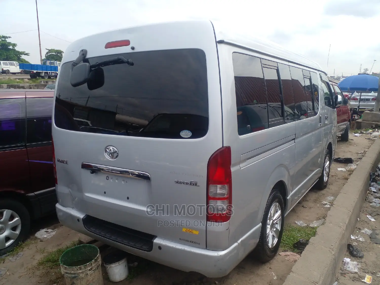 Toyota HiAce 2010