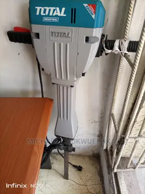 Total 2200w Demolition Hammer