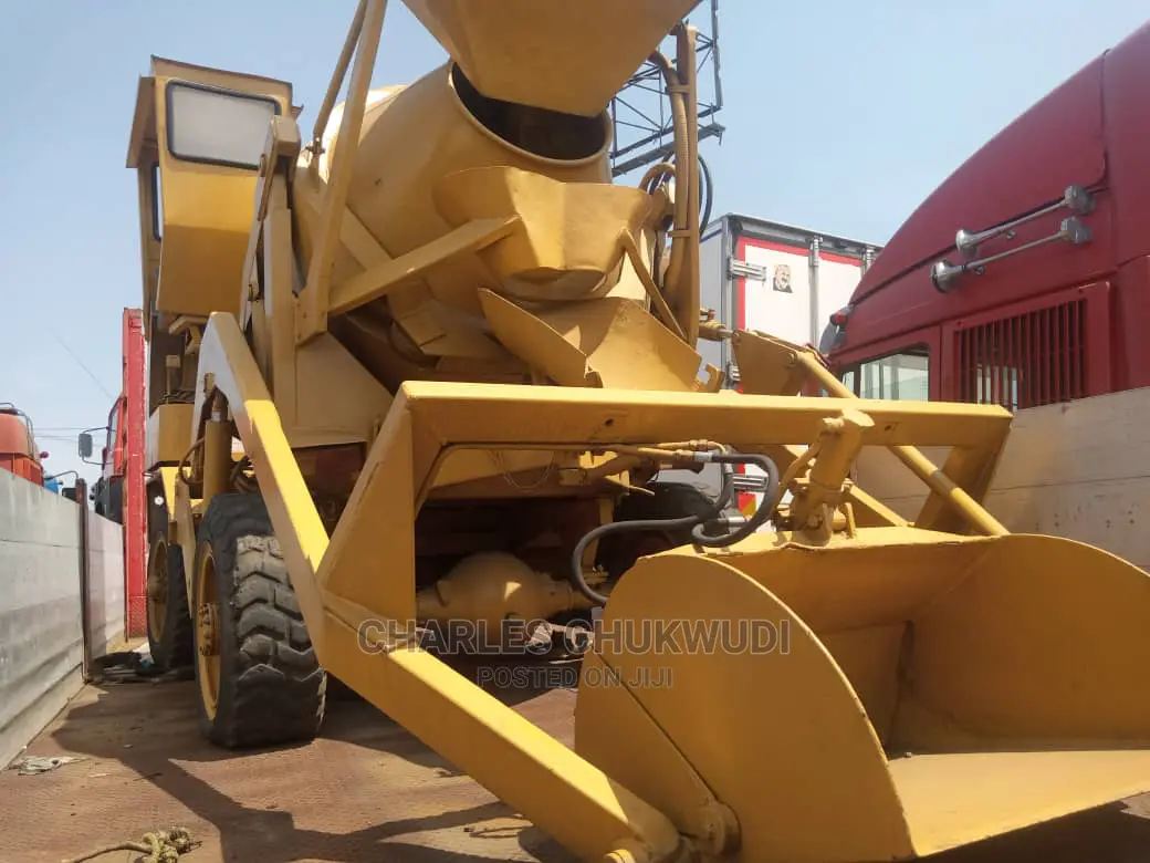 Self Loader Concrete Mixer