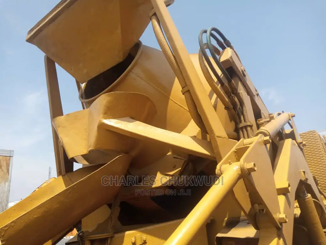 Self Loader Concrete Mixer