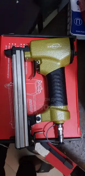 Handling Nailing Gun