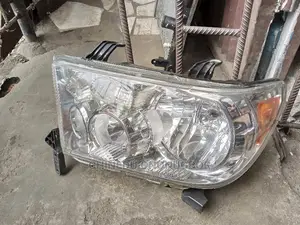 Toyota Tundra/Sequoia Left Headlamp 2008