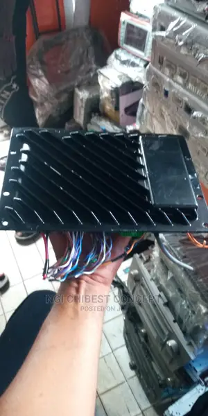 Range Rover Amplifier for 2010 - 2014 Foreign Used