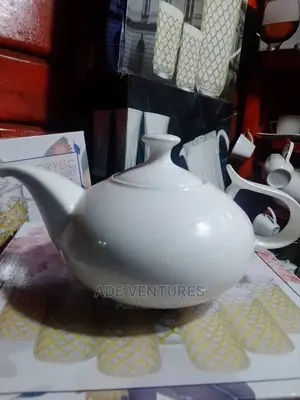 Tea Pot With Lid
