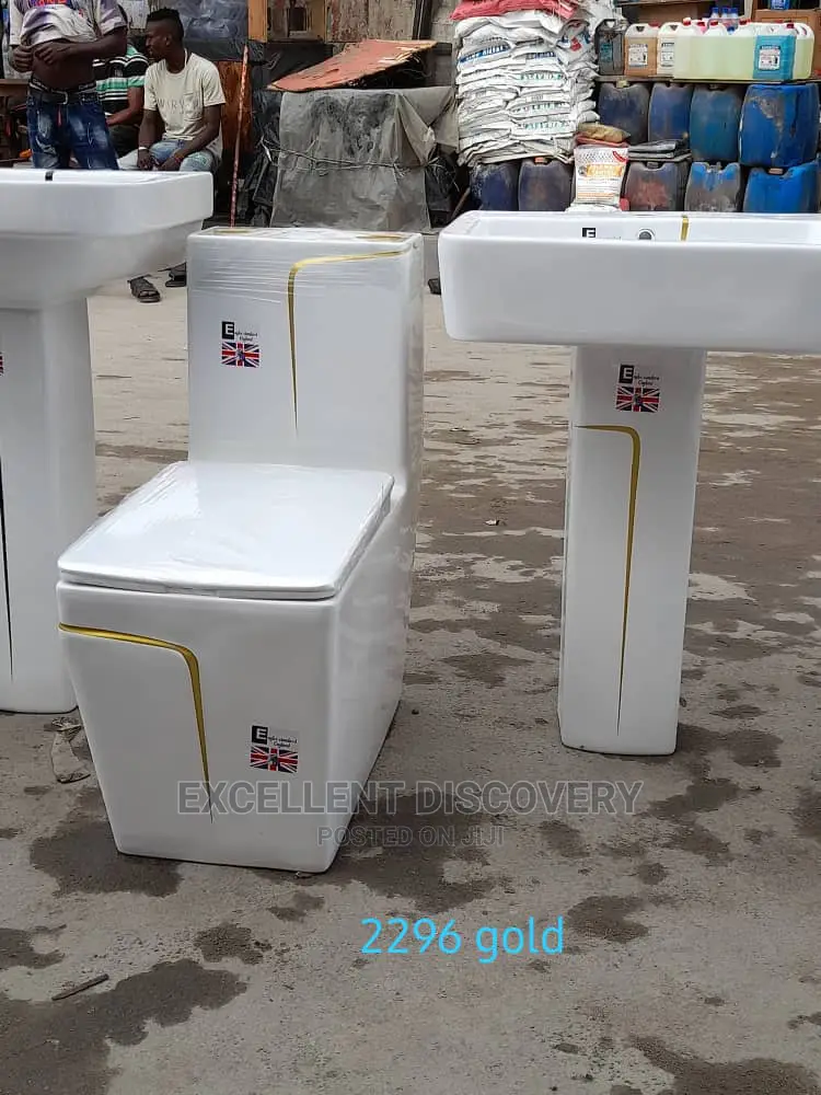2996 Gold Water Closet