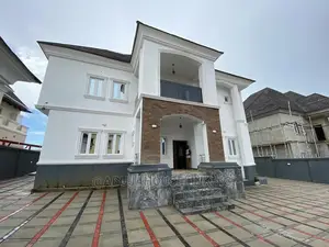 5bdrm Duplex in Efab Metropolis for sale