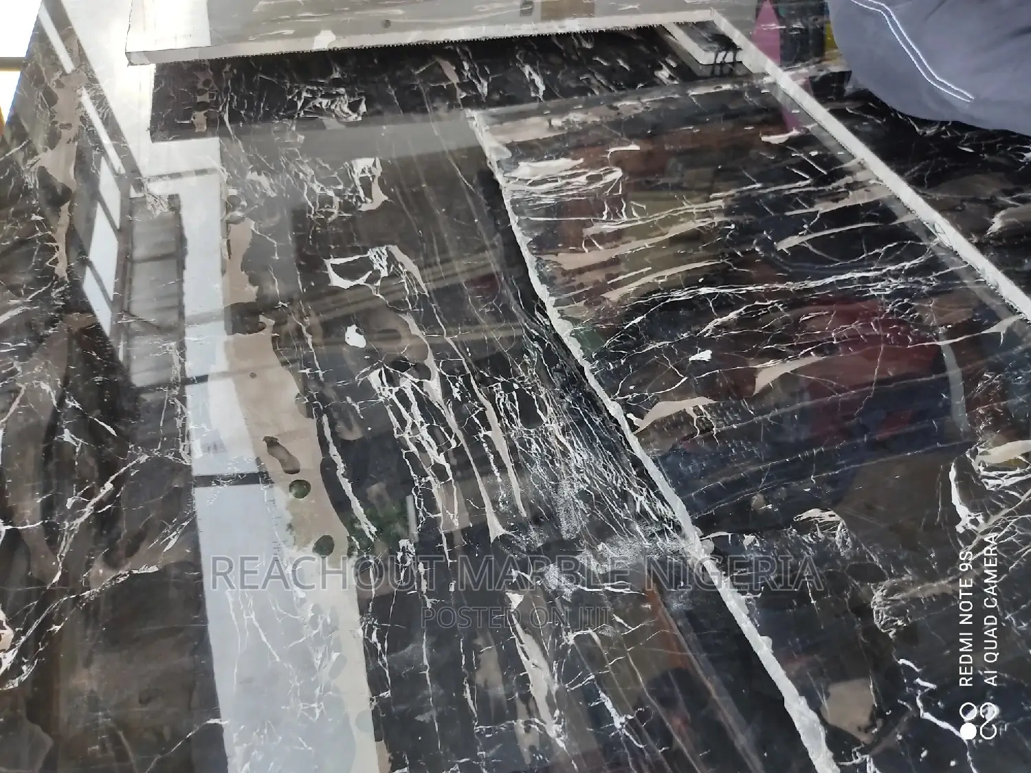 Marble and Granite for Counter Top and Flooring