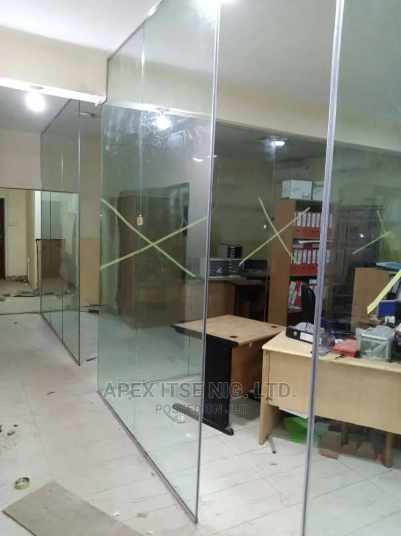 10mm Plain Glass Partition
