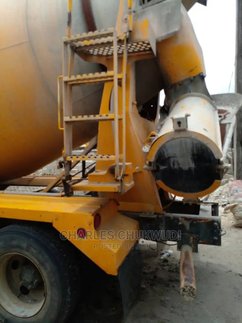Mack Mixer 10cubic