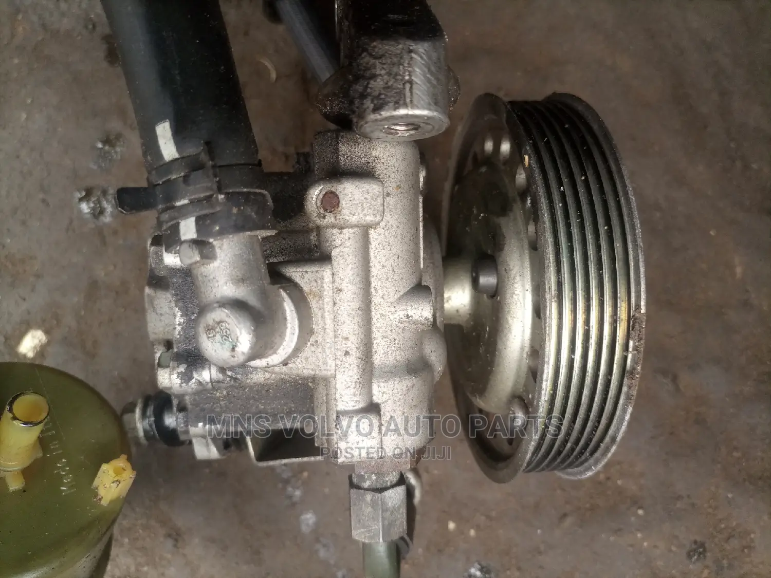 Volvo 3.2 Engine Steering Pump