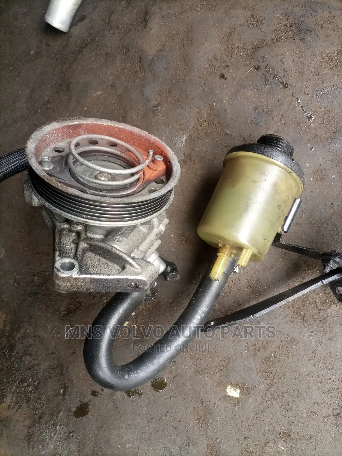 Volvo 3.2 Engine Steering Pump