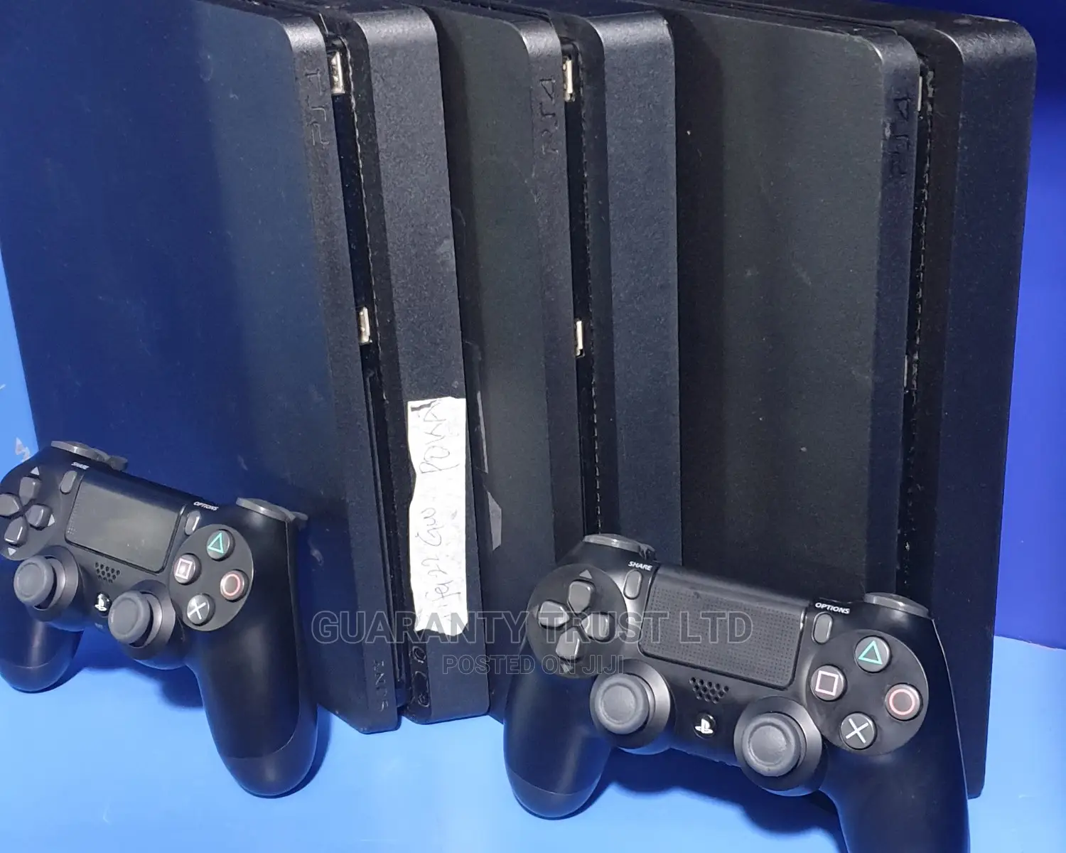 Ps4 Slim + 2 Pads