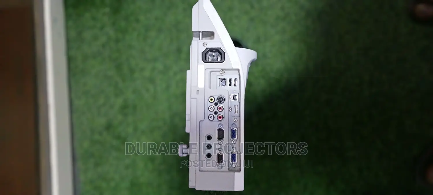 Ultra Short Projector Projector