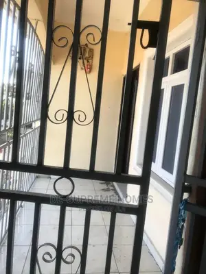 3bdrm Block of Flats in Awoyaya Container for rent