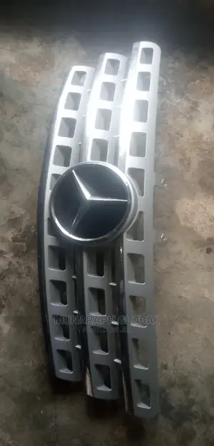 Mercedes Benz ML350 W164 Front Grille