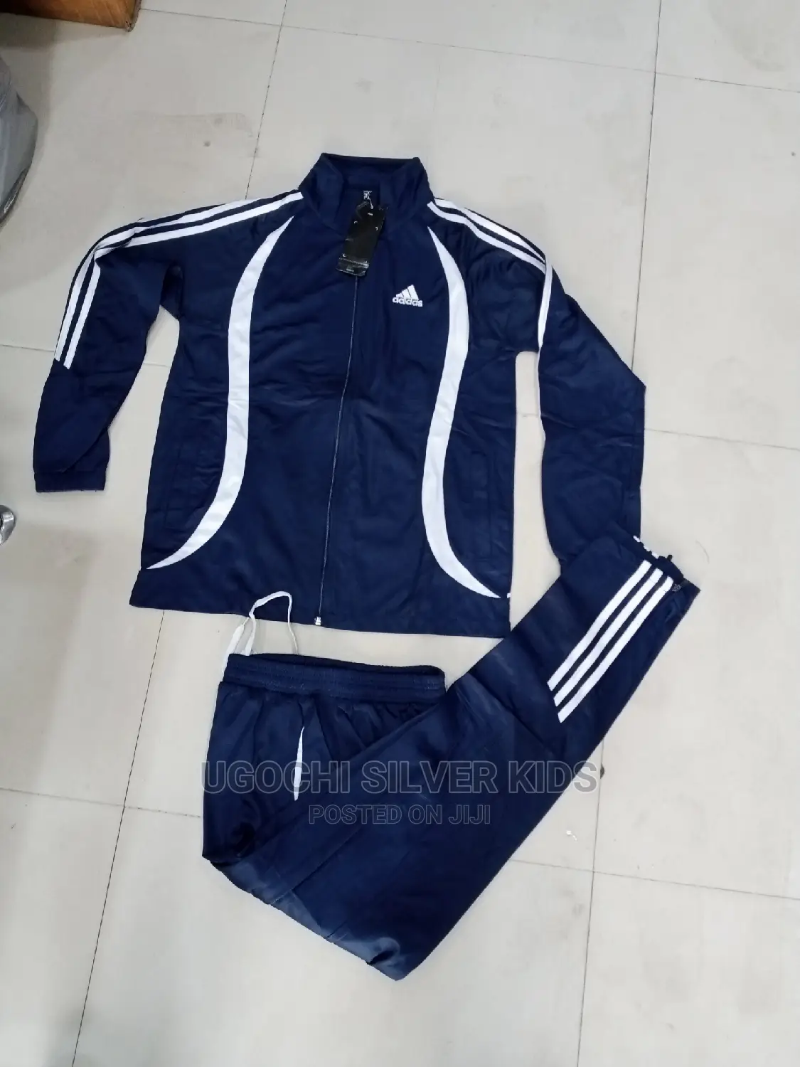 Addidas Tracks Suit Larg, Medium, Small, Xxl, Xl 3xl