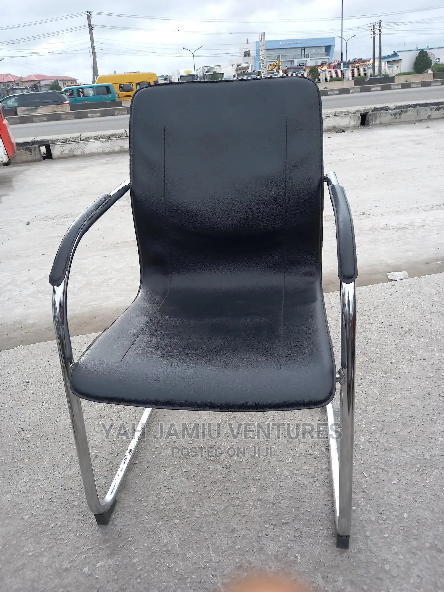 Smart Visitor Chair
