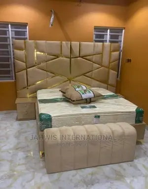 Beautiful Uphostery 6by6ft Bed