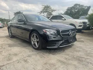 Mercedes-Benz E300 Base RWD Sedan (2.0L 4cyl 9A) 2017 Black