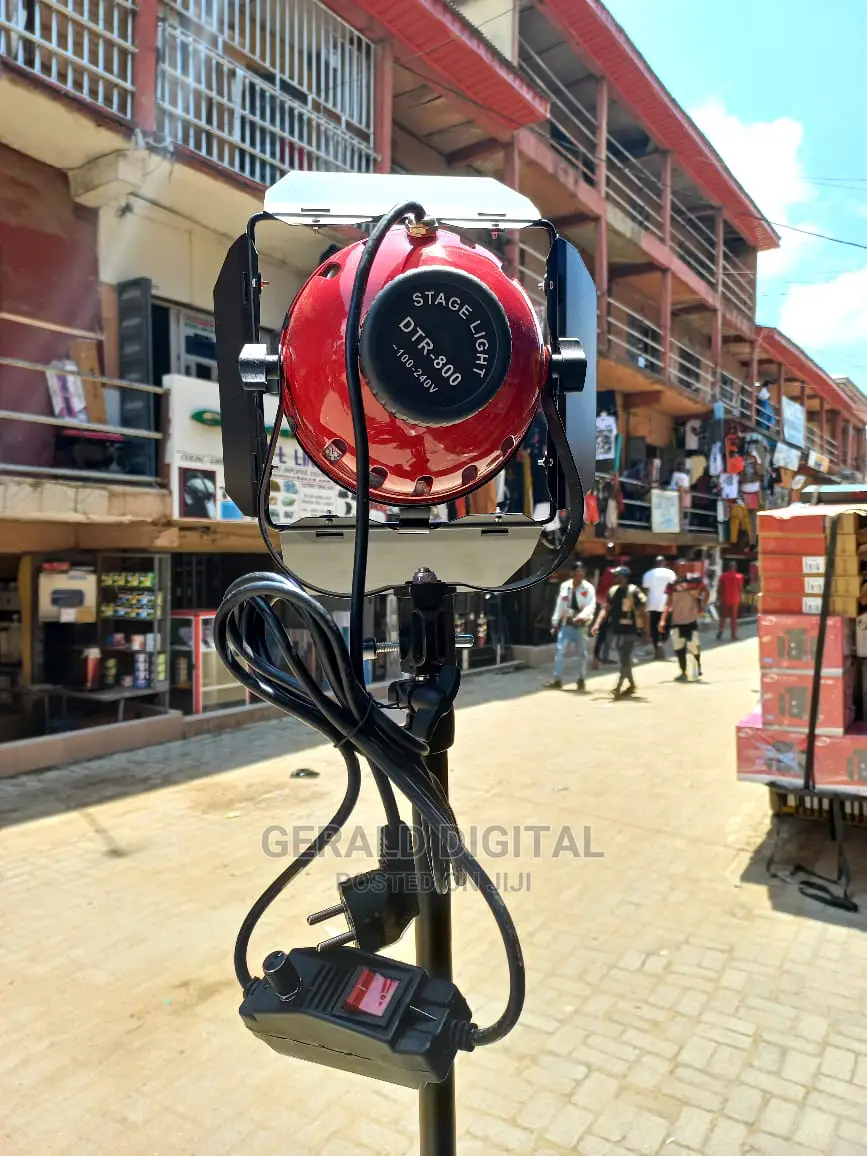 Reded Light Stage Light DTR800 in Ojo Photo & Video Cameras, Gerald