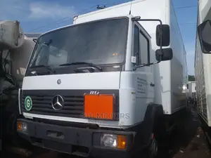 Mercedes Truck 17feet 7tonnes